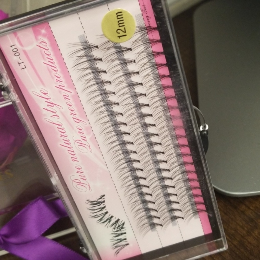 Lashes - Picture 3 of 3